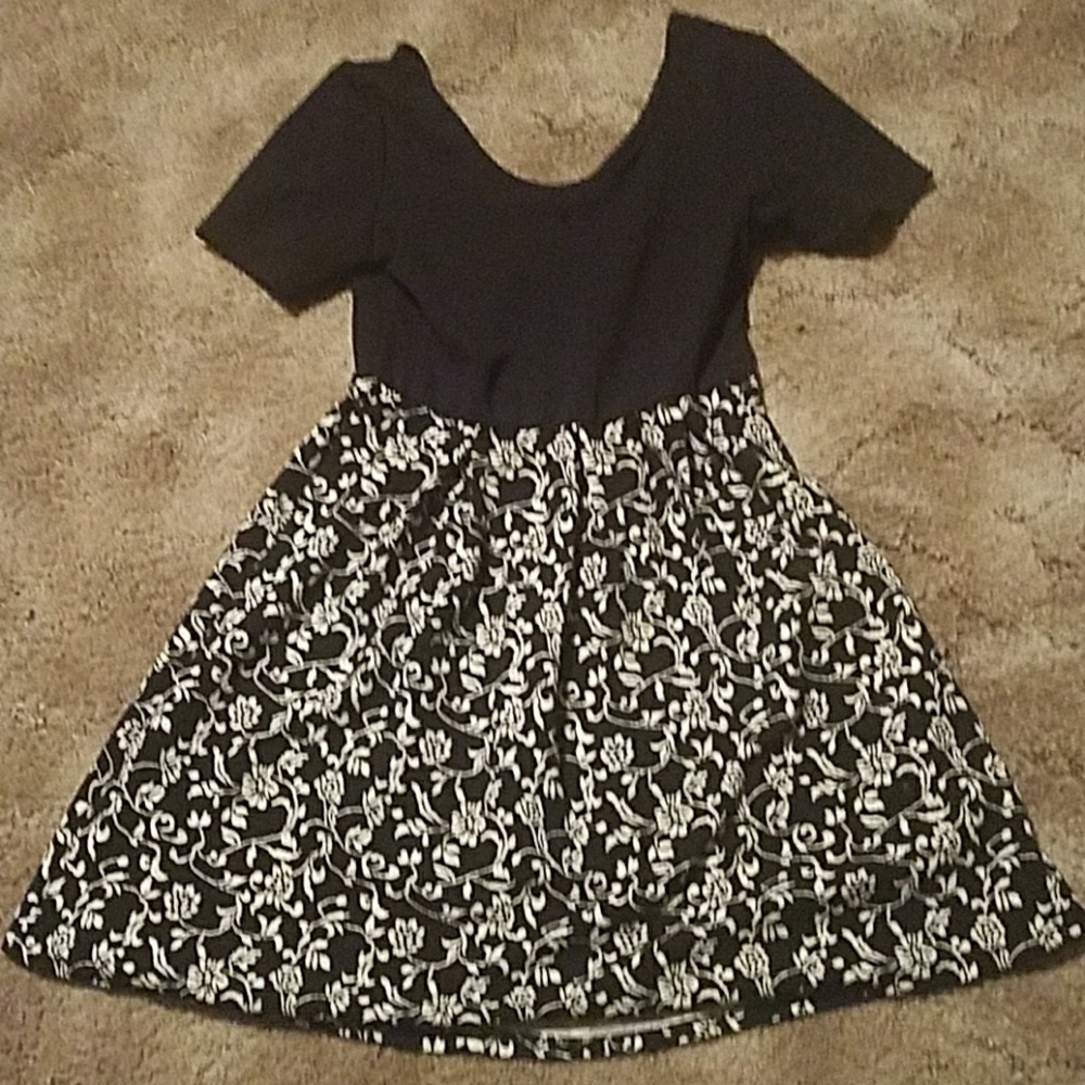 Cup sleeve Dress